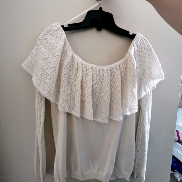 Le Chateau Off Shoulder Blouse - Picture 1 of 3